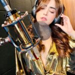 Angela Krislinzki Instagram – Got the midas touch baby !!! #manleygold Something exciting coming soon 🎵 🎵