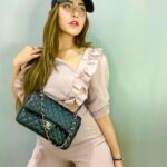 Angela Krislinzki Instagram - 𝐒𝐢𝐦𝐩𝐥𝐞 𝐁𝐮𝐭 𝐍𝐞𝐯𝐚 𝐁𝐚𝐬𝐢𝐜 ✨🦋