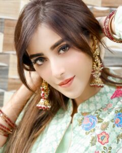 Angela Krislinzki Instagram - “Escape the ordinary”
@ilmanaazphotography1  ilu 💕