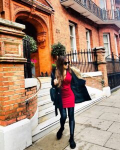 Angela Krislinzki Instagram - “Invest in your dreams. Grind now. Shine later.”