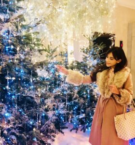Angela Krislinzki Instagram - Dreamy nights in London✨ This place is literally the dream of a christmas night❄️ so magical💫
::::::
I hope you guys had a wonderful weekend💕 it has been very cold in London lately so after a long day of being out and freezing, I am now going to enjoy a hot chocolate and watch a christmas movie🍫🍿🎥 do you have any cosy plans for tonight?🌙
—————————————————————
#london #angelakrislinzki