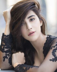Angela Krislinzki Instagram - Don't ever be afraid to shine. Remember, the Sun doesn't give a damn if it blinds you. 💕 •
•