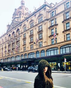 Angela Krislinzki Instagram - when ur designer coat turns out to be pubg games ghille suit 😂😂😂💰💰💰🙈🙈🙈 #ghilliesuit  #pubg
