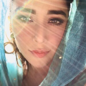 Angela Krislinzki Instagram - Not just sun kissed... this is SUN AFFAIR 💕