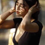 Angela Krislinzki Instagram -