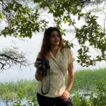 Anisha Victor Instagram - Post birthday🎂 bird-watching picnic🧺 but not without my binoculars 👀 Thank you for all the lovely wishes yesterday ♥️ #NationalHoldidayKid #iShareMyBirthdaywithGandhiJi #NationalHoliday #GandhiJayanti #birdwatching #ahmendabad #gujarat #thol #tholsanctuary #wildlife #picnie #birdsanctuary 🦆🐦‍⬛🦩🪿 Thol Bird Sanctuary