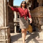 Anisha Victor Instagram - Adalaj Ni Vav 🛕 . . Adalaj Stepwell or Rudabai Stepwell is located in the village of Adalaj, close to Ahmedabad city and in Gandhinagar district in the Indian state of Gujarat, and considered a fine example of Indian architecture work. It was built in 1498-99 in the memory of Rana Veer Singh (the Vaghela dynasty of Dandai Des), by his wife Queen Rudadevi. Credit- Google. #architecture #ancientindia #medievalindia #indianarcheology #stepwell #history #travel #gujarat #ahmedabad #gandhinagar Adalaj Ni Vav - Heritage Site