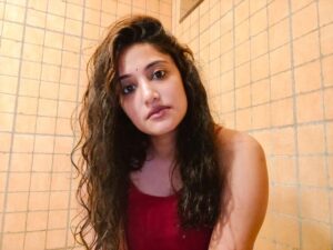Anjana Jayaprakash Instagram - Less?
Or 
More?
Is the recurring question.