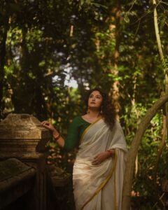Anjana Jayaprakash Instagram - 🌸🌸

Saree set by @pranaahbypoornimaindrajith
Shot by @parvathy.prasad_
Creative direction & coordination: @labfour13 
HMU: @makeupby_nami_