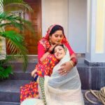 Anjana Singh Instagram - Tag your janwar friend 😂😂🙈🙈🤣 #mastionset #withgorgeousgirl @sanchita_banerjee23