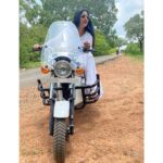 Anjana Singh Instagram - 🤍🤍🥀