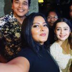 Anjana Singh Instagram - Yesss We have Completed 500 Episodes 🎊 #nath @dangal_tv_channel #celebration 🎉🎊🍾 #congratulations to the entire team of NATH @chahatpandey_official @anuragkraag @pratimakannan @ravigossain @paritoshbabbar @vaibhavikapoor04 @srikantaofpm8561h Vice - Global Tapas Bar