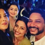 Anjana Singh Instagram - Yesss We have Completed 500 Episodes 🎊 #nath @dangal_tv_channel #celebration 🎉🎊🍾 #congratulations to the entire team of NATH @chahatpandey_official @anuragkraag @pratimakannan @ravigossain @paritoshbabbar @vaibhavikapoor04 @srikantaofpm8561h Vice - Global Tapas Bar