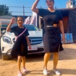 Anjana Singh Instagram - #merabalamthanedarchalavegypsy 🚓🚓 #reels #reelsinstagram #reelitfeelit #maabeti #likedaughterlikemother #weekendvibes 🖤🖤🖤