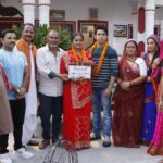 Anjana Singh Instagram - भोजपुरी फिल्म -" सौभाग्यवती " की शूटिंग शुरू l @akashgaharwar @anjana_singh_ @shraddhanjaliyadav @prernasharmaofficial @itskajal_pandey_actress @actor_prashatsingh @saahilsiddiquiofficial @sanjeevboharpi @sandeep_jurno @satyendrasingh2757 @thesajanmishra @neelabh.tiwari.56 #muhurat #bhijourimovie #akashgaharwar #anjanasingh #sunny #umeshsingh #shraddhanaval #prernasushma #kajalpandey #sahilsiddiqui #satyaprakash #satyendrasingh #sanjeevboharpi #vijaymondal #surendramishra #sajanmishra #neelabhtiwaricreations #sandeepsingh
