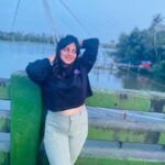 Anna Rajan Instagram - The strong decision after heavy rain. Pic_ @dessertblossom__ #bestie Beee