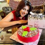 Anna Rajan Instagram - It was very delicious! Thanks for this Xmas gift @whytes.bakery @suhail_pp @nashikm #christmas #merrychristmas #christmascake #xmas #christmasgifts Kochi, India