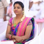 Annabharathi Berchmans Instagram - "மகளிர் சுய உதவிக் குழுவின்" சார்பாக முழுக்க முழுக்க பெண்கள் என்னை முதன்முதலாக தொடர்பு கொண்ட பட்டிமன்ற நிகழ்ச்சி .வில்வ மரத்துப்பட்டி நிகழ்ச்சியைப் பார்த்து நீங்கள் நிச்சயமாக எங்கள் ஊருக்கு வர வேண்டும் என்ற அன்பாக கேட்டுக் கொண்டார்கள். அருப்புக்கோட்டை அருகே K. துரைசாமிபுரம் .. அருமையான ரசிகர்கள் மிக்க மகிழ்ச்சி ❤🎤🙏 #Annabharathi #anbudanannabarathi