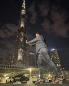 Annabharathi Berchmans Instagram - world tallest tower Burj Khalifa - Dubai
#dubai #dubaiburjkhalifa #worldtallestower #burjkhalifa #annabharathi #anbudanannabharathi