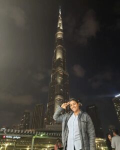 Annabharathi Berchmans Instagram - world tallest tower Burj Khalifa - Dubai
#dubai #dubaiburjkhalifa #worldtallestower #burjkhalifa #annabharathi #anbudanannabharathi