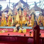 Antara Biswas Instagram - Shubho Bijoyar Priti Shubheccha 🙏🙏🙏… HAPPY DUSSEHRA 🙏🙏…. #happydussehra #shubhobijoya #durgapuja2023 #metadurgapujasquad #northbombaysarbojanindurgapuja North Bombay Durga Puja