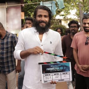 Antony Varghese Instagram - ഞങ്ങൾ തുടങ്ങുകയാണ്  എല്ലാവരുടെയും പ്രാർഥന വേണം ❤️🥰