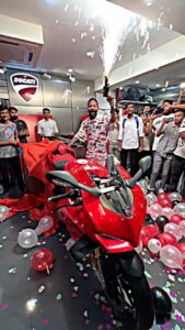 Anurag Dobhal Instagram - Ducati V4S Is Here ❤️🚀
.
.
.
#theuk07rider #influencer #shotoniphone #superbikes #modified #youtuber #iphone #14promax #echo #reelkarofeelkaro #reelitfeelit #reelsinstagram #newsuperbike #hayabusa #delivery #meetup #bhopal #bmw #bmw1250gsa #gsadventure #gsa  #northsikkim #4M #mustanggt #mustang #ford #bmw #s1000rr #mpro #ducati #v4s