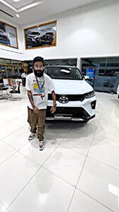 Anurag Dobhal Instagram - Lele Kya Ye Babaal Cheez - Fortuner 🥵❤️🚀
.
.
.
#theuk07rider #influencer #shotoniphone #superbikes #modified #youtuber #iphone #14promax #echo #reelkarofeelkaro #reelitfeelit #reelsinstagram #newsuperbike #hayabusa #delivery #meetup #bhopal #bmw #bmw1250gsa #gsadventure #gsa  #northsikkim #4M #mustanggt #mustang #ford #bmw #s1000rr #mpro #fortuner #tyota