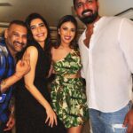 Anushka Ranjan Instagram - Happy Shiny People✨🫶 I tried my best to click as many pictures as possible but could only manage so many 🥳 Love to the ones who aren’t in these but took out the time to celebrate with me🥰 @akansharanjankapoor @adityaseal @_vaanikapoor_ @anuranjan1010 @doll_daks @archana_mayekar @natsm27 @farahkaranjia @rainajain3 @amansingh.sabharwal @shreysampat @abeermeherish21 @anitakumar_1 @ishaan_varma1 @eteepodar @karishmaktanna @varun_bangera @anushasdandekar @bhumipednekar @muizzkhan @varunbajaj_ @suved @kenghosh19 @mesunnysingh @castingchhabra @jaiswalpragya