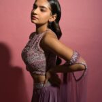 Anushka Sen Instagram - Just like magic 💜 . For Bombay Fashion Week Outfit @panihari_mumbai Jewellery @miranabymegha Styled by @stylingbyvictor @sohail__mughal___ Assisted by @styleby_antara @janvijain123 📸 @miteshsphotography Hair @hairbyradhika Makeup @makeupbysalonij