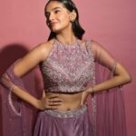 Anushka Sen Instagram - Just like magic 💜 . For Bombay Fashion Week Outfit @panihari_mumbai Jewellery @miranabymegha Styled by @stylingbyvictor @sohail__mughal___ Assisted by @styleby_antara @janvijain123 📸 @miteshsphotography Hair @hairbyradhika Makeup @makeupbysalonij