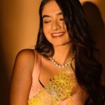 Anushka Sen Instagram - 🪄🤗✨ . Makeup by Me! 📸 @miteshsphotography Jewellery @anaqajewels Styled by @shreejarajgopal Wearing @madzinlabel