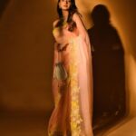 Anushka Sen Instagram - Desi but with a twist 🪄 . 📸 @miteshsphotography Styled by @shreejarajgopal Outfit @madzinlabel Jewellery @anaqajewels Bag @oceana_clutches Makeup by Me!
