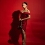 Anushka Sen Instagram - I don’t care, I paint the town red ❤️‍🔥 . Makeup @makeupbysalonij Hair @pinkyroy9467 Wearing @lavishalice 📸 @miteshsphotography Heels @stevemaddenindia