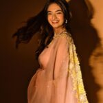 Anushka Sen Instagram - Palat moment 😛💕 . Makeup by me 📸 @miteshsphotography Jewellery @anaqajewels Outfit @madzinlabel Styled by @shreejarajgopal