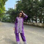 Anushka Sen Instagram - 💜🙏✨ . Wearing @houseofchikankari.in