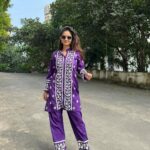 Anushka Sen Instagram - 💜🙏✨ . Wearing @houseofchikankari.in