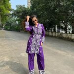 Anushka Sen Instagram - 💜🙏✨ . Wearing @houseofchikankari.in