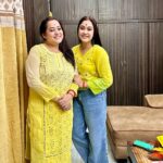 Aparajita Auddy Instagram - প্রত্যেক বছরের লক্ষী পুজোটা যেন তোমাদের সাথে এরাম ই কাটে 😊❤️।। #lokkhipujo #herhouse #didi #loveyou