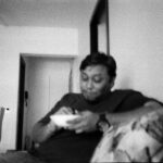 Apoorva Arora Instagram - दोस्त etc #shotonfilm 1- Sharvi stood still for half a second 2- Laundry and taxes ✔️ 3- Gunjan from a different era 4- Some lady I’ve to call mom 5- Pranav and Nupur 6- Mario Puzo iske sapne mein aaya tha kehta.. #iykyk 7- Tanasha on Ganesh Chaturthi 8- Clinton on Rakshabandhan 9- Rohit/Kabir 10- Besarpaer x Yugm 🎞️- sincity @zhenwei.film