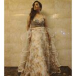 Apurva Nemlekar Instagram - . Excellence not perfection💃 . Styled by - @pratibimb_by_ashwinibhosale_14 @pratibimbtherentalboutique Jewellery - @apoorvacollections.in Pc - @aneket.flp . #apurvanemlekar #saavni💃 #premachigoshtaonstarpravah #aartigharagharatali #StarPravah #apoorvacollections #hazeleyes #ladyofwords #grace
