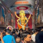 Apurva Nemlekar Instagram - मुंबईच्या राजाचा विजय असो 🙏🏻🍀 @raja_mumbaicha 🎥: @musafirhumainn #apurvanemlekar #ganeshgalli #mumbaicharaja #ganeshutsav #maharashtra #biggestfestivalofmaharashtra #mumbai #musafirhumainn Mumbai, Maharashtra