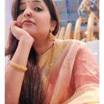Apurva Nemlekar Instagram - अगदी सहज ❤️ . #apurvanemlekar #ladyofwords #hazeleyes