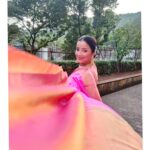Apurva Nemlekar Instagram - . Festive vibes ✨ . Pc - @aneket.flp . #apurvanemlekar #ladyofwords #festiveready #ganeshotsav2023 #bappamorya #sareelover #pink