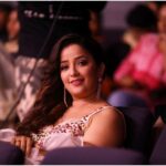 Apurva Nemlekar Instagram - Some candid shots by @prasadtt1 Thank you 😊 . Styled by - @pratibimb_by_ashwinibhosale_14 @pratibimbtherentalboutique Jewellery - @apoorvacollections.in . #apurvanemlekar #aartigharagharatali #StarPravah #candid #candidphotography #saavni💃 #premachigoshtaonstarpravah
