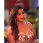 Apurva Nemlekar Instagram - Some candid shots by @prasadtt1 Thank you 😊 . Styled by - @pratibimb_by_ashwinibhosale_14 @pratibimbtherentalboutique Jewellery - @apoorvacollections.in . #apurvanemlekar #aartigharagharatali #StarPravah #candid #candidphotography #saavni💃 #premachigoshtaonstarpravah