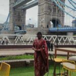 Aranthangi Nisha Instagram - London நிகழ்ச்சி நல்லபடியா முடிச்சாச்சு, கடல் கடந்து வந்த எங்களை அன்போடும் பாசத்தோடும் பார்த்துக் கொண்ட அத்தனை தமிழ் சொந்தங்களுக்கும் நன்றி.... இந்த வாய்ப்பை வழங்கிய feltham தமிழ்ச்சங்கம் புஷ்பா அவர்களுக்கு நன்றி.. எங்களை பார்க்க வந்த அத்தனை தமிழ் சொந்தங்களுக்கும் எங்கள் ஊக்கப்படுத்திய உறவுகளுக்கும் நன்றி.....
