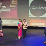 Aranthangi Nisha Instagram - London நிகழ்ச்சி நல்லபடியா முடிச்சாச்சு, கடல் கடந்து வந்த எங்களை அன்போடும் பாசத்தோடும் பார்த்துக் கொண்ட அத்தனை தமிழ் சொந்தங்களுக்கும் நன்றி.... இந்த வாய்ப்பை வழங்கிய feltham தமிழ்ச்சங்கம் புஷ்பா அவர்களுக்கு நன்றி.. எங்களை பார்க்க வந்த அத்தனை தமிழ் சொந்தங்களுக்கும் எங்கள் ஊக்கப்படுத்திய உறவுகளுக்கும் நன்றி.....