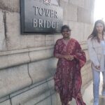 Aranthangi Nisha Instagram - London நிகழ்ச்சி நல்லபடியா முடிச்சாச்சு, கடல் கடந்து வந்த எங்களை அன்போடும் பாசத்தோடும் பார்த்துக் கொண்ட அத்தனை தமிழ் சொந்தங்களுக்கும் நன்றி.... இந்த வாய்ப்பை வழங்கிய feltham தமிழ்ச்சங்கம் புஷ்பா அவர்களுக்கு நன்றி.. எங்களை பார்க்க வந்த அத்தனை தமிழ் சொந்தங்களுக்கும் எங்கள் ஊக்கப்படுத்திய உறவுகளுக்கும் நன்றி.....
