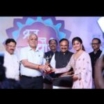Archana Gupta Instagram - I'm honored to receive this prestigious Brij Ratna Award from Chief Secretary U.P. Mr. D S Mishra ji, in my own state Uttarpradesh, organized by Incredible India Foundation. I'm grateful beyond words for all the love I receive from the City where I was born - Agra the city of love !!! I have been working in this industry for many years, and so far, I have tried to deliver the best work I can deliver to my audience, and I will definitely continue to do so. I am thankful to each and every person who helped me to reach this level and achieve my goals. Love you all 🌷🙏💕 . . . . . . . . . #achievement #awardwinner #motivation #brijratanaward #award #awardshow #gratitude #uttarpradesh #trophy #archannaguptaa #artist #actresslife #proudmoment #agra #movies #winner #recognition #photooftheday Agra, Uttar Pradesh